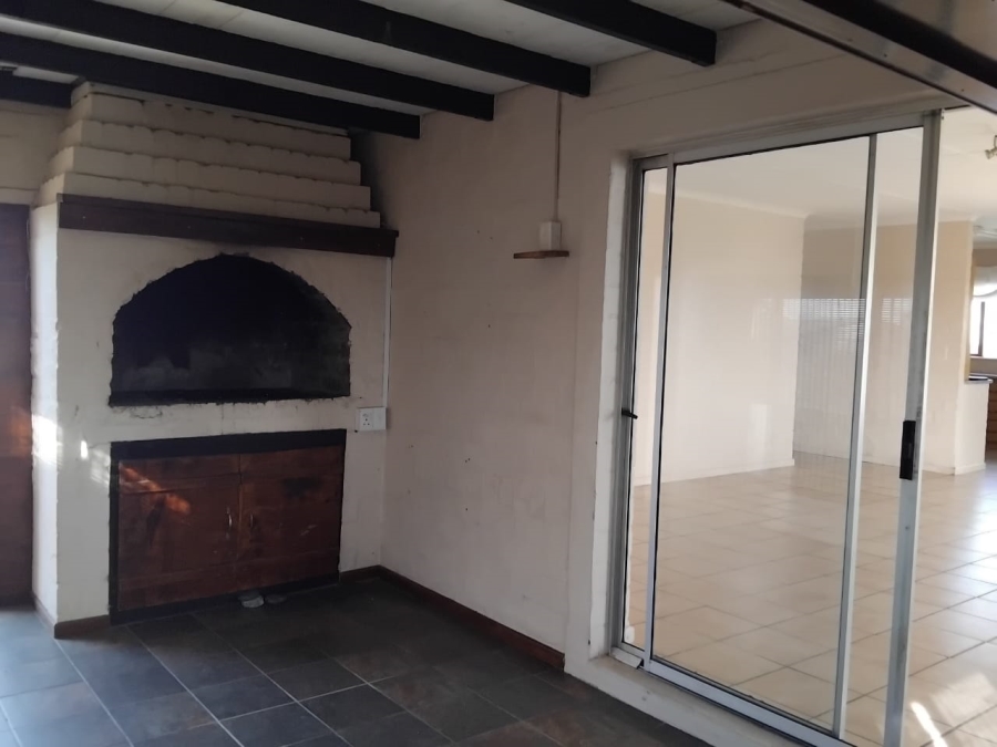 3 Bedroom Property for Sale in Country Club Western Cape